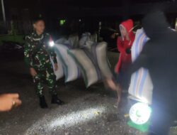 Dinginnya Malam Tidak Pengaruhi Semangat, Babinsa Kodim 1404/Pinrang Dampingi Penyerapan Gabah Petani Oleh Bulog