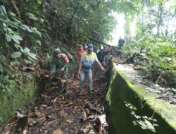 Babinsa Koramil 1424-05 Sinjai Selatan Kodim 1424/Sinjai Gelar Kerja Bakti pembersihan Saluran Irigasi