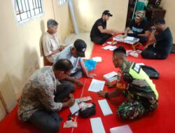 Sinergi TNI dan Aparatur Desa Tangse: Babinsa Koramil 16/Tangse Bantu Persiapan Pembagian Zakat Mal untuk Fakir Miskin dan Anak Yatim