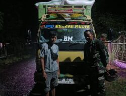 Yakinkan Armada Angkut Gabah Aman, Babinsa Kodim 1404/Pinrang Edukasi Sopuir Truk
