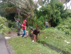 Danramil-01/Suppa Kodim 1404/Pinrang Pimpin Kerja Bakti Bersama Warga Membersihkan Saluran Air