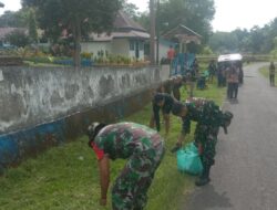 Wujud Kepedulian Terhadap Lingkungan, Personel Koramil 1424-04/Sinjai Timur Bersama Warga Tanam Pohon Keras