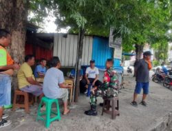 Melalui Komsos Babinsa Koramil-01/Ujung Himbau Warga Selalu Waspada Di Musim Hujan