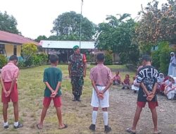 Babinsa Desa Negeri Hatumete, Koptu Efendy Selambona Melatih PBB Kepada Siswa Siswi Sekolah SD