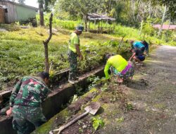 Wujud Kepedulian Terhadap Kebersihan, Koramil 02/Enrekang Kembali Gelar Karya Bakti Pembersihan Selokan