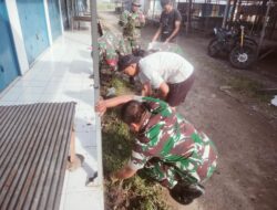 Wujud Kepedulian Terhadap Kebersihan, Koramil 05 Kodim 1404/Pinrang Kerja Bakti Pembersihan Pasar Tradisional