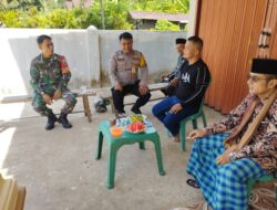Jaga Keharmonisan Bersama Tengku Safei Babinsa Koramil 03/Sungai Sariak Komsos Degan Masyarakat Di Wilayah Binaan