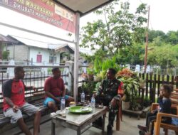 Babinsa Koramil 1805-04/Misol Ciptakan Keakraban Dengan Warga Binaannya