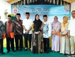 Bupati barru merasa bangga terhadap keberhasilan yang telah ditunjukkan oleh para alumni IKA Spadel.