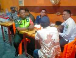 Senyum di Tengah Pengabdian: Babinsa Tiro Bangun Kedekatan Lewat Komunikasi Sosial