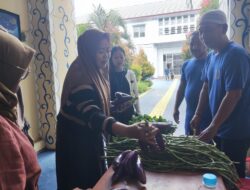 Pasarkan Hasil Panen Warga Binaan kepada Pengunjung, Lapas Banjarbaru Buka “Labaru Fresh Market’