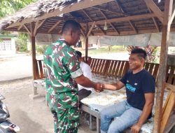 Melalui Kegiatan Komsos Babinsa CIPTAKAN Interaksi Yang Baik Dengan Warga Binaan di Desa Palak Aneh