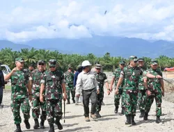 Menuju Yonif TP 872/Andi Djemma, Danrem 141/Toddopuli Dampingi Kunjungan Kerja Pangdam XIV/Hasanuddin Hari Ke Dua Di Wilayah Kodim 1403/Palopo