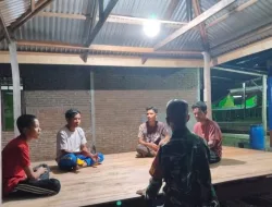 Babinsa Koramil 1404-04 Mamminasae Laksanakan Patroli Malam dan Sambangi Poskamling