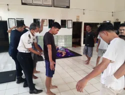 Jaga Kondusifitas Rutan, Ka. KPR Pimpin Penggeledahan Kamar Hunian Rutan Pelaihari