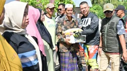 Korem 141/Toddopuli Laksanakan Karya Bakti Pengecatan Masjid Menteri Pertahanan dan pembagian Sembako