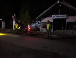 Tingkatkan Keamanan Wilayah, Babinsa Koramil 03/Delima Laksanakan Patroli Siskamling