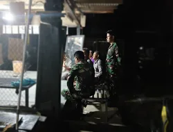 Babinsa Koramil 1404-07/Lembang Laksanakan Patroli Wilayah dan Komsos dengan Warga