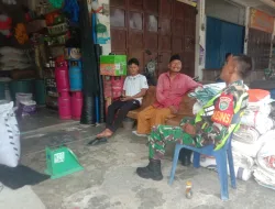 Babinsa Koramil 05/indra jaya Laksanakan Komsos dengan Petani, Bahas Distribusi Pupuk Subsidi