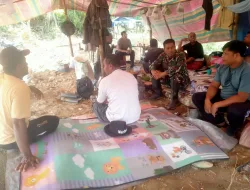 Babinsa Koramil 03/Senagan Timur Komsos Bersama Warga Di desa Binaan