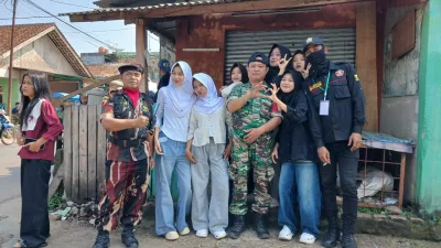 Koramil 1405-01/Ujung Bersama Pemerintah dan Warga Bergerak Bersihkan Lingkungan, Wujud Nyata Kepedulian TNI kepada Masyarakat