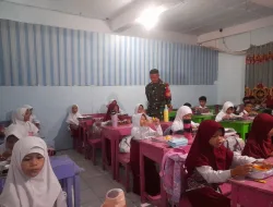 Babinsa Koramil 1405-01/Ujung Aktif Dampingi Pelaksanaan Makan Bergizi Gratis di Sekolah