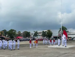 KASREM 181/PVT HADIRI UPACARA PENURUNAN BENDERA PERINGATAN HUT KE-81 KEMERDEKAAN RI DI KABUPATEN SORONG