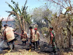 Gerak Cepat Babinsa Koramil 1405-02/Soreang Bersama Damkar Padamkan Si Jago Merah