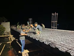 Kejar Target Pembangunan, Pengelasan Rangka Besi Jembatan Beton di Suppa Dikebut hingga Malam Hari