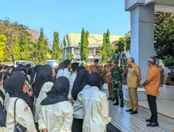Bupati Pinrang Serahkan Simbolis Mobil Truk untuk Dukung Operasional KDKMP
