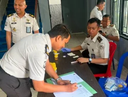 Wujudkan Lapas Bersih dari Narkoba, Lapas Banjarbaru Gelar Tes Urine Petugas dan Warga Binaan