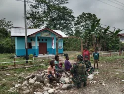 Dari Pos ke Hati Warga: Satgas Yonif 133/YS Pererat Silaturahmi di Kampung Nayaro