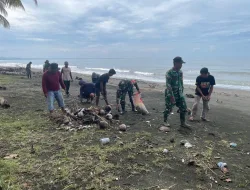 Pantai Salopi Dipercantik, Koramil 1404-07/Lembang dan Warga Kompak Bersihkan Sampah