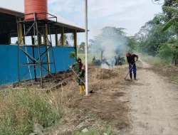 Wujud Kepedulian Lingkungan, Babinsa Serka Mustamin Ajak Warga Bersihkan TPS