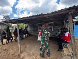 Sambut HUT TNI Ke-81, Kodim 1703/Deiyai Gelar Baksos Pembagian Sembako di Distrik Tigi